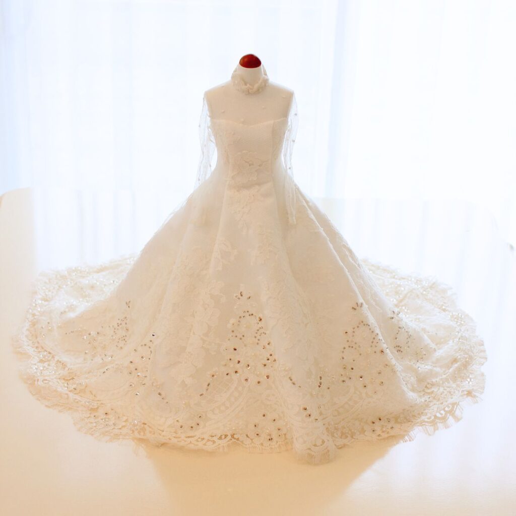 ミニチュアドレス正面