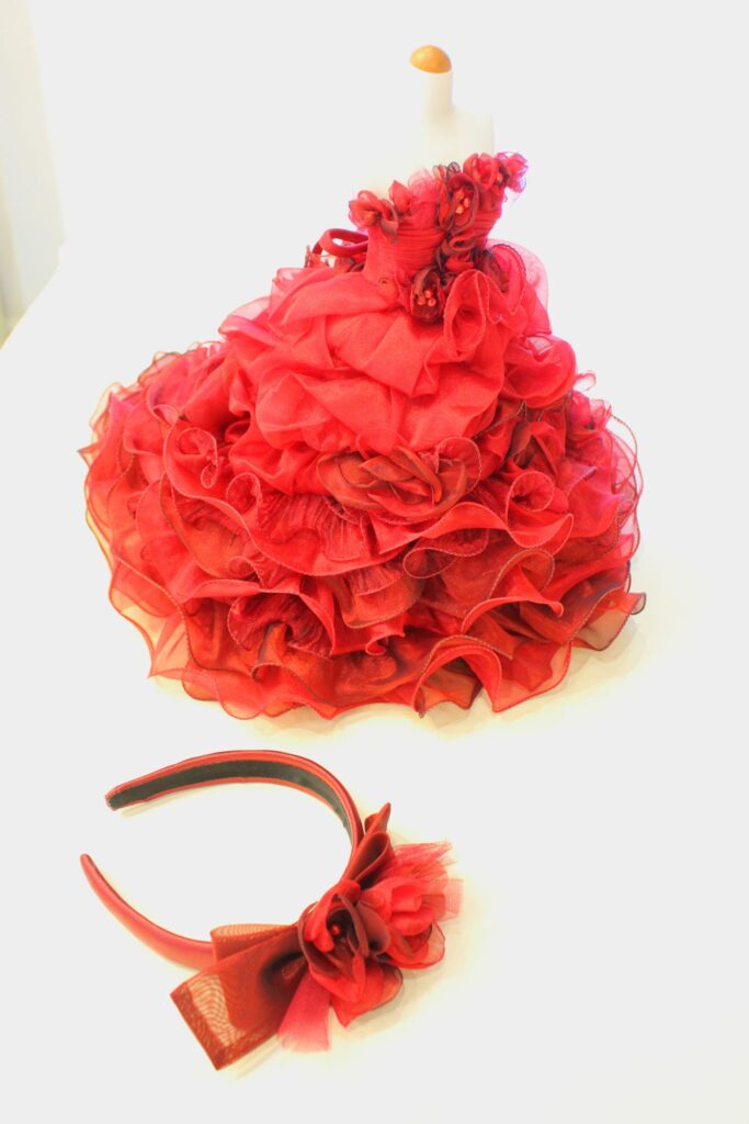 リメイク後のミニチュアドレスとカチューシャ