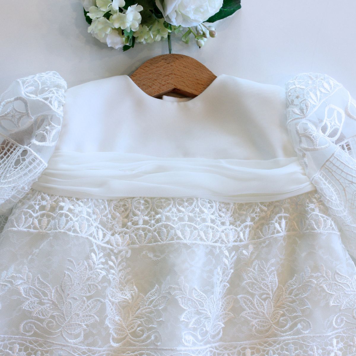 セレモニードレスの胸元