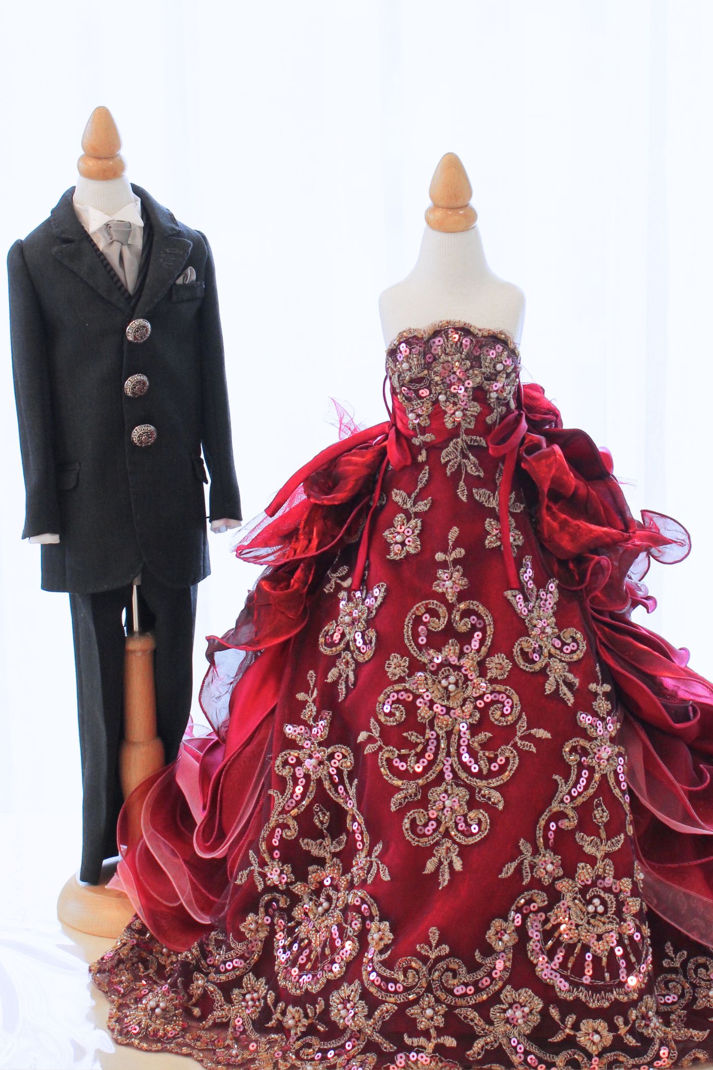 リメイク後のミニチュアドレスとタキシード