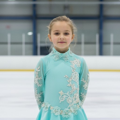 スケート衣装着用イメージ