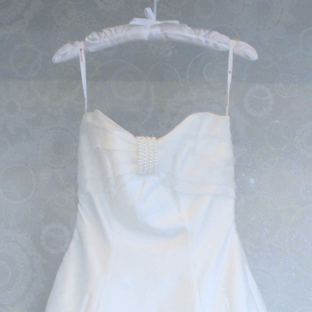 リメイク前のドレス胸元のアクセント