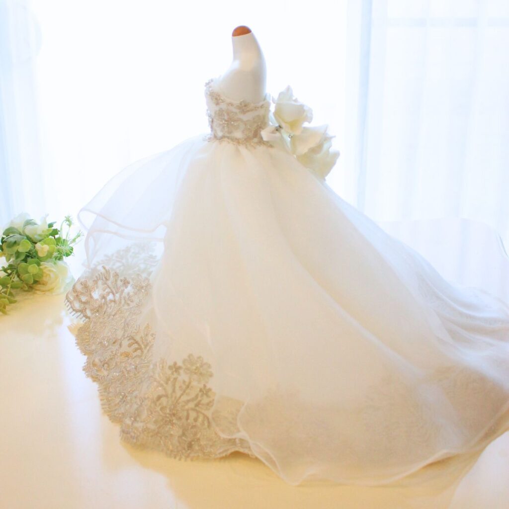 ミニチュアドレス横からみたところ